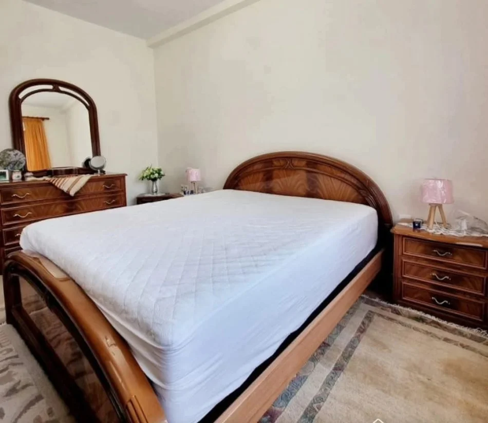 Tirane, jepet me qera apartament 2+1+Ballkon Kati 5, 75 m² 600 € (Rruga e Barrikadave)