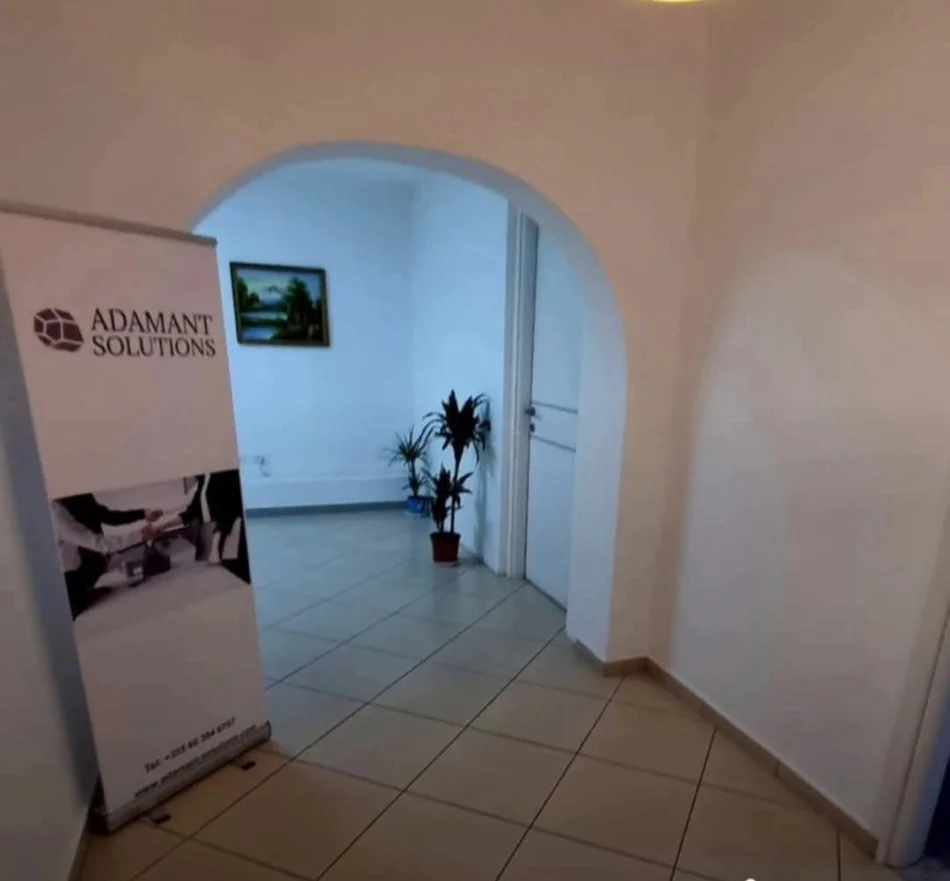 Tirane, shitet apartament 1+1+Ballkon Kati 2, 84 m² 200.000 € (Rruga Myslym Shyri)