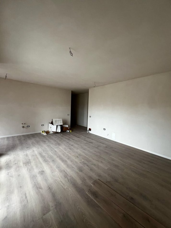 Tirane, shitet 2+1+Aneks+Ballkon Kati 3, 109 m² 180.000 € (Blv i Ri)