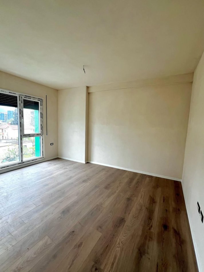 Tirane, shitet 2+1+Aneks+Ballkon Kati 3, 109 m² 180.000 € (Blv i Ri)