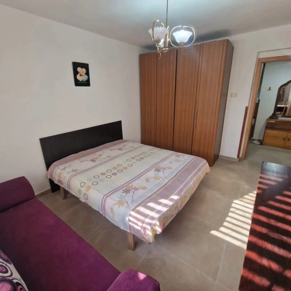 Tirane, jepet me qera apartament 3+1+Ballkon Kati 4, 85 m² 600 € 