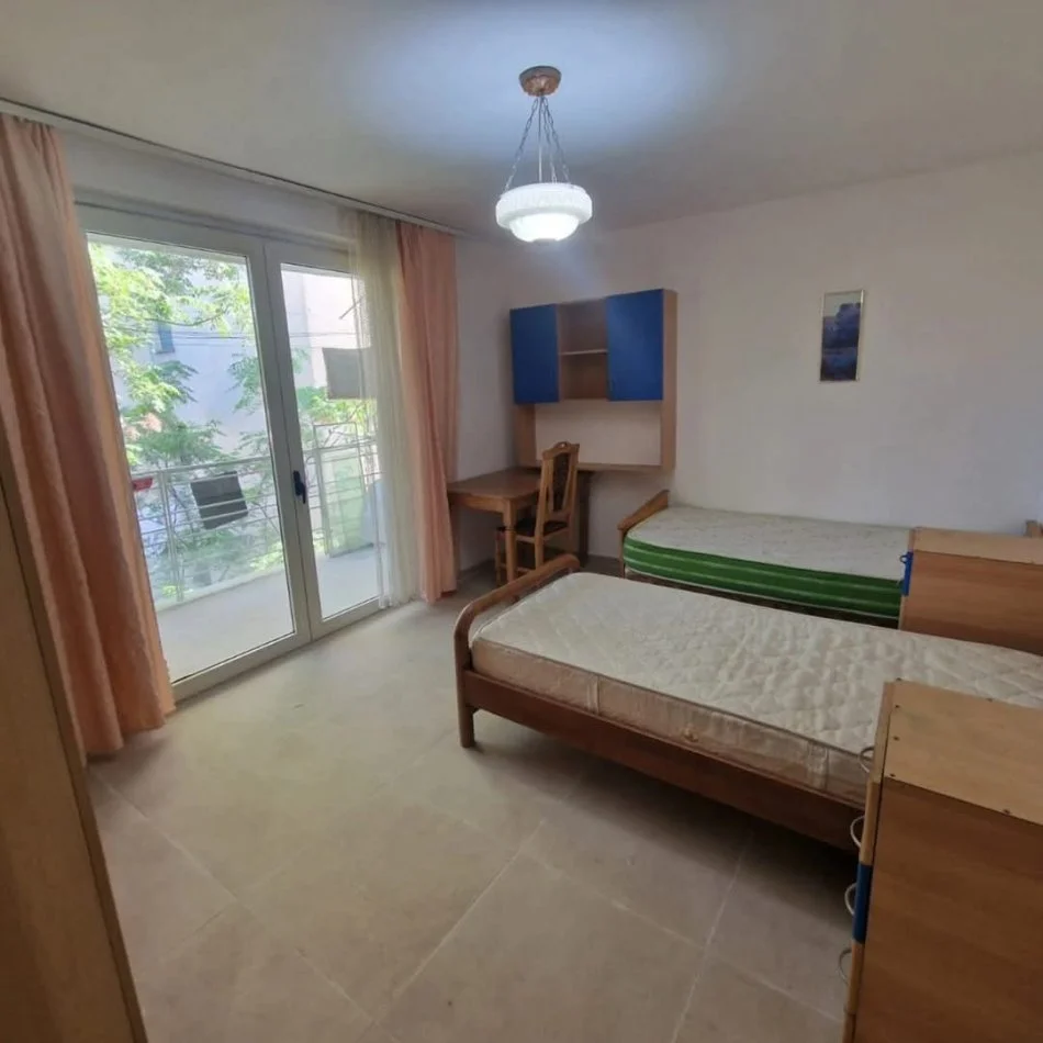 Tirane, jepet me qera apartament 3+1+Ballkon Kati 4, 85 m² 600 € 