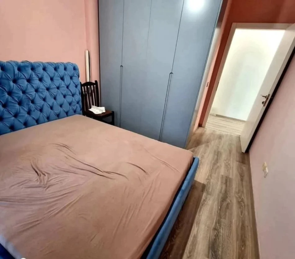 Tirane, jepet me qera apartament 2+1+Aneks+Ballkon Kati 5, 120 m² 500 € 