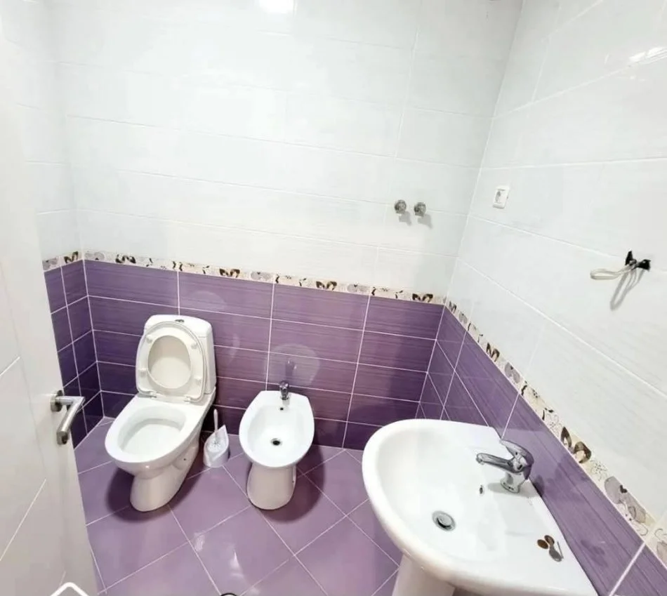 Tirane, jepet me qera apartament 2+1+Aneks+Ballkon Kati 5, 120 m² 500 € 