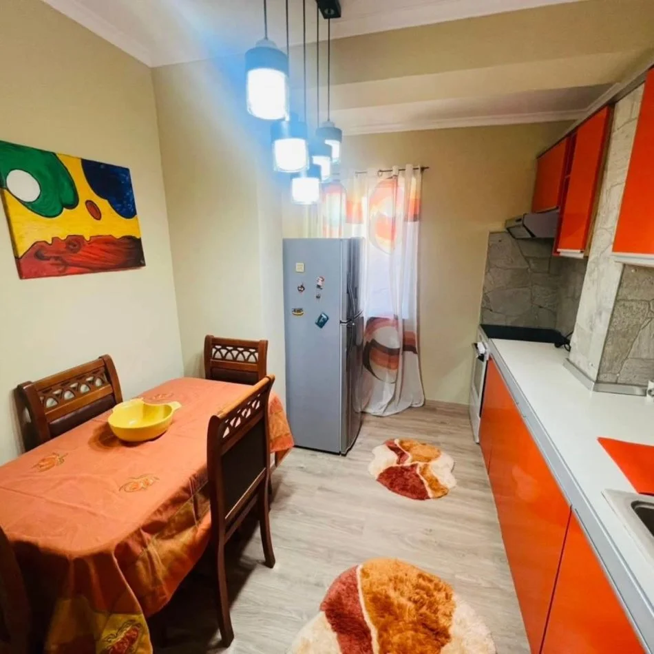 Tirane, jepet me qera apartament 2+1 Kati 4, 70 m² 600 € 