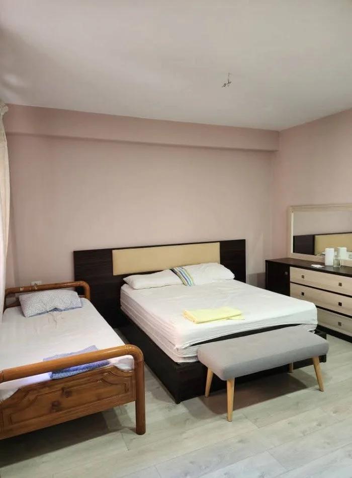 Tirane, jepet me qera apartament 1+1 Kati 2, 75 m² 450 € 