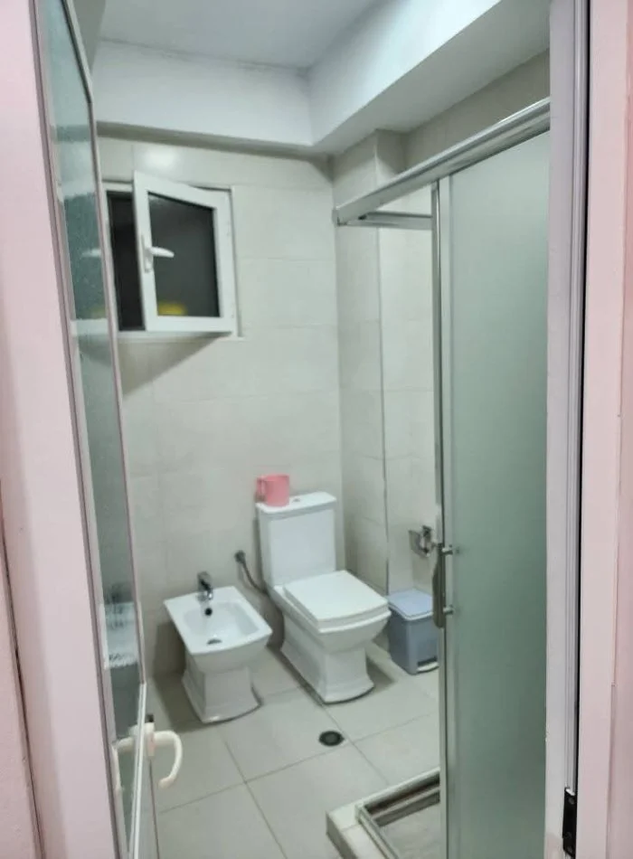 Tirane, jepet me qera apartament 1+1 Kati 2, 75 m² 450 € 