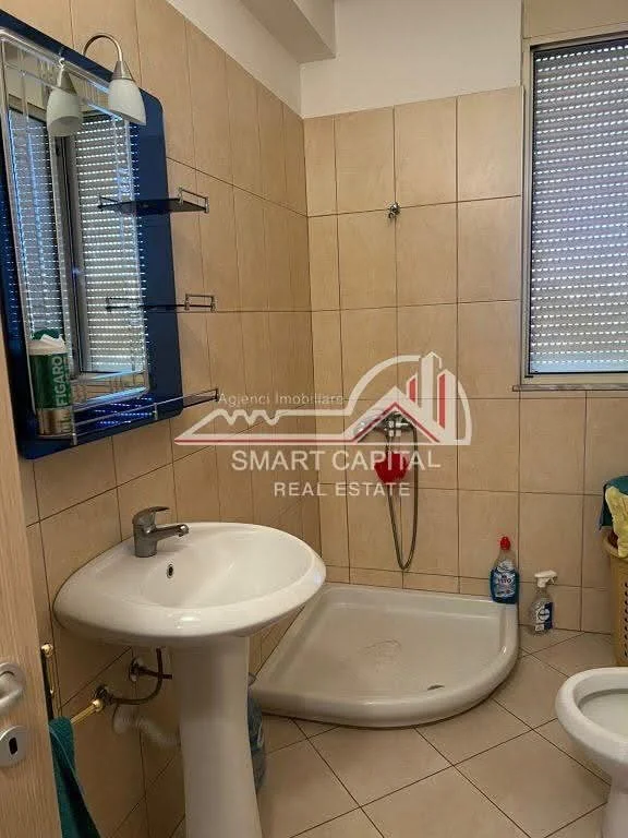 Vlore, jepet me qera apartament 2+1+Aneks+Ballkon Kati 3, 96 m² 350 € (Transballkanike!)