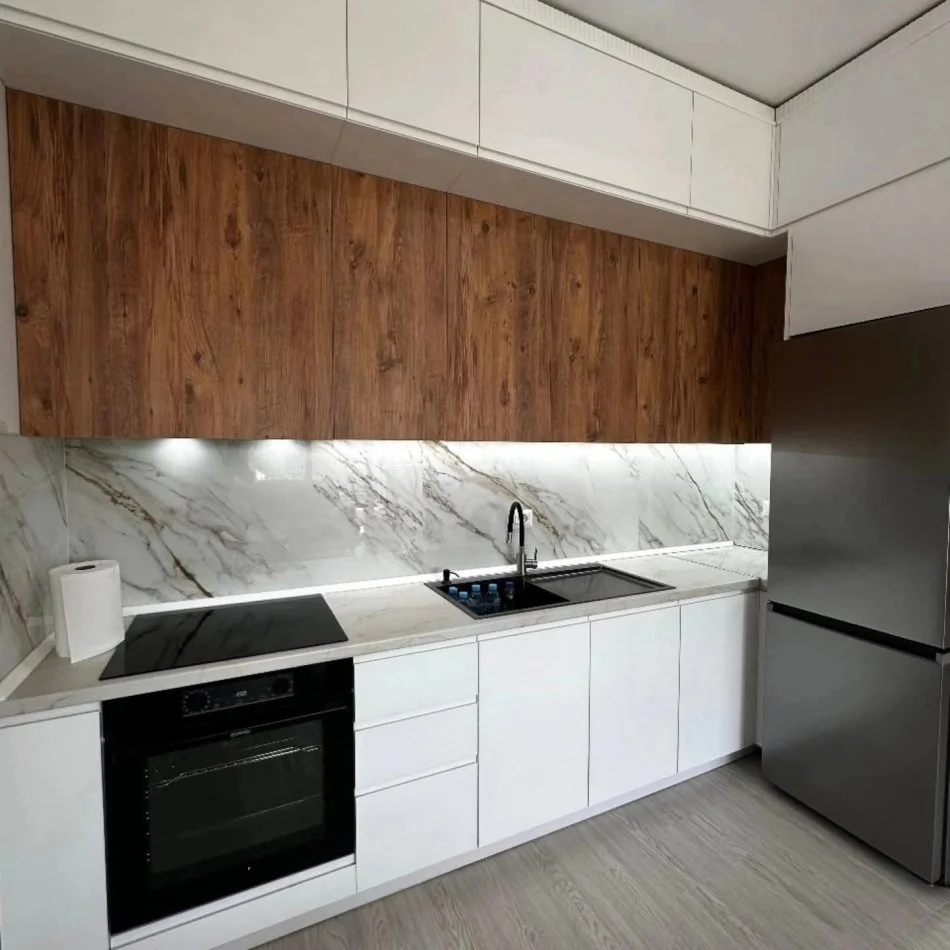 Tirane, jepet me qera apartament 2+1+Aneks+Ballkon Kati 1, 106 m² 699 €