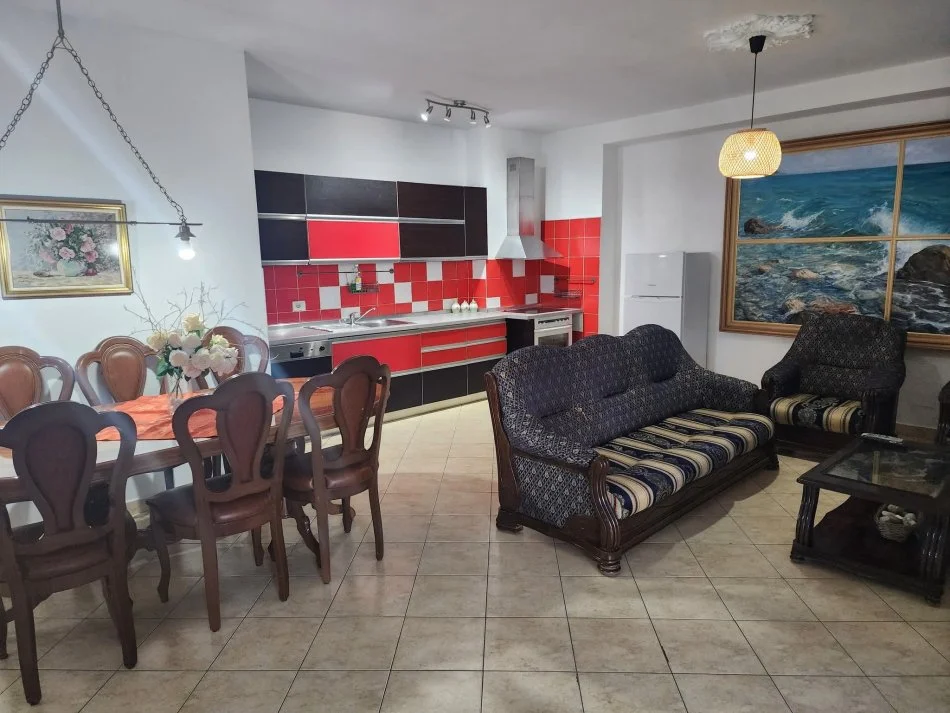 Tirane, jepet me qera apartament 2+1+Aneks+Ballkon Kati 1, 600 € 