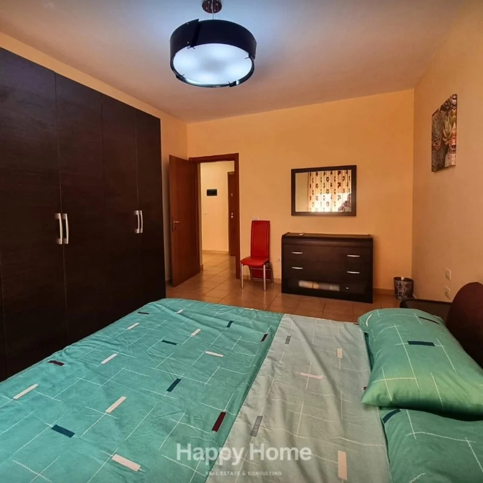 Tirane, jepet me qera apartament 2+1+Ballkon , 800 € 