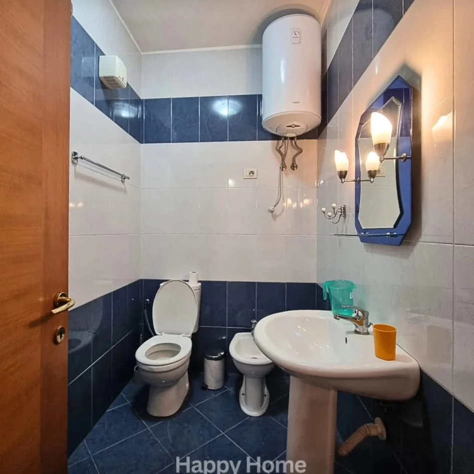 Tirane, jepet me qera apartament 2+1+Ballkon , 800 € 