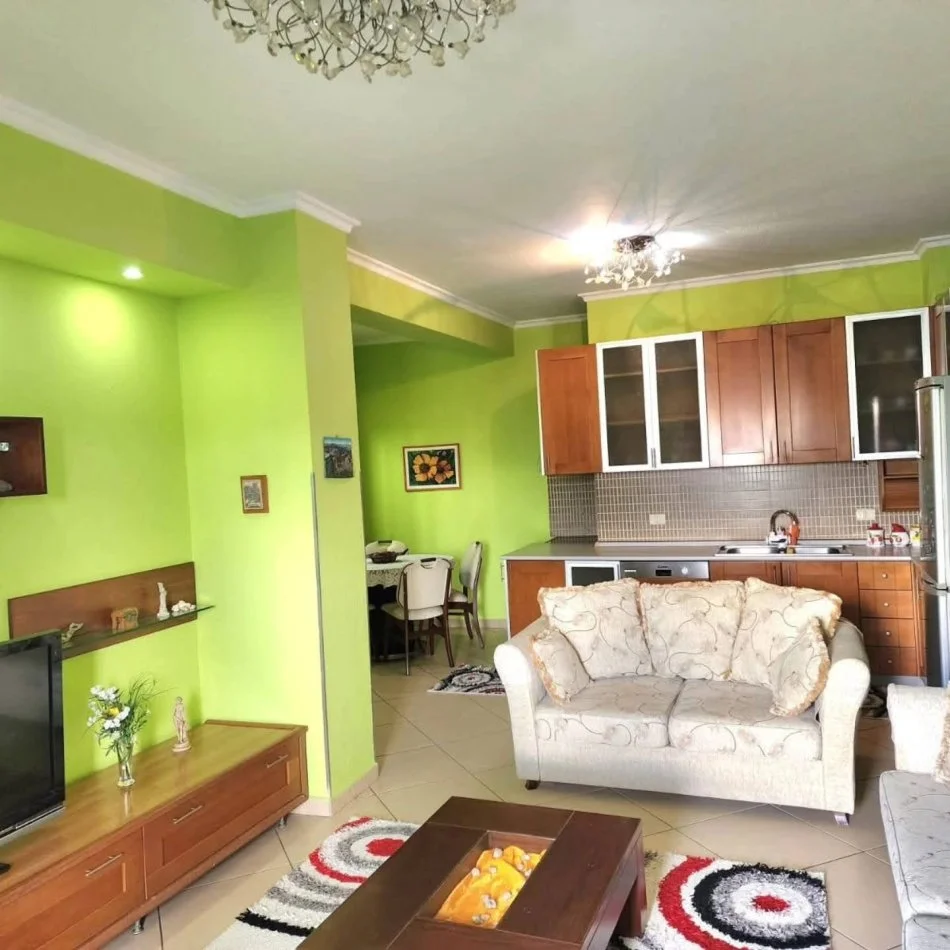 Tirane, jepet me qera apartament 2+1+Aneks+Ballkon Kati 8, 650 € 