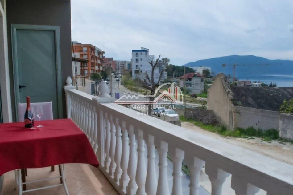 Vlore, jepet me qera shtepi 2+1+Ballkon Kati 2, 98 m² 250 €