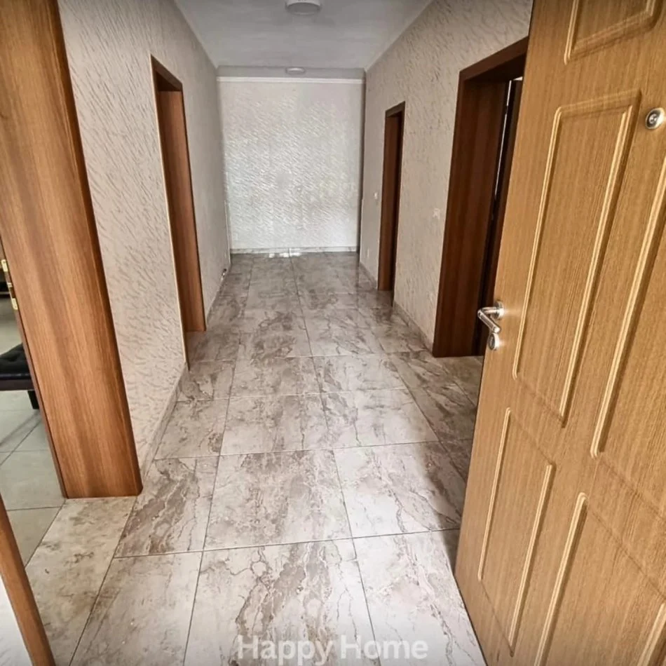 Tirane, jepet me qera Vile 3 Katshe , 600 m² 