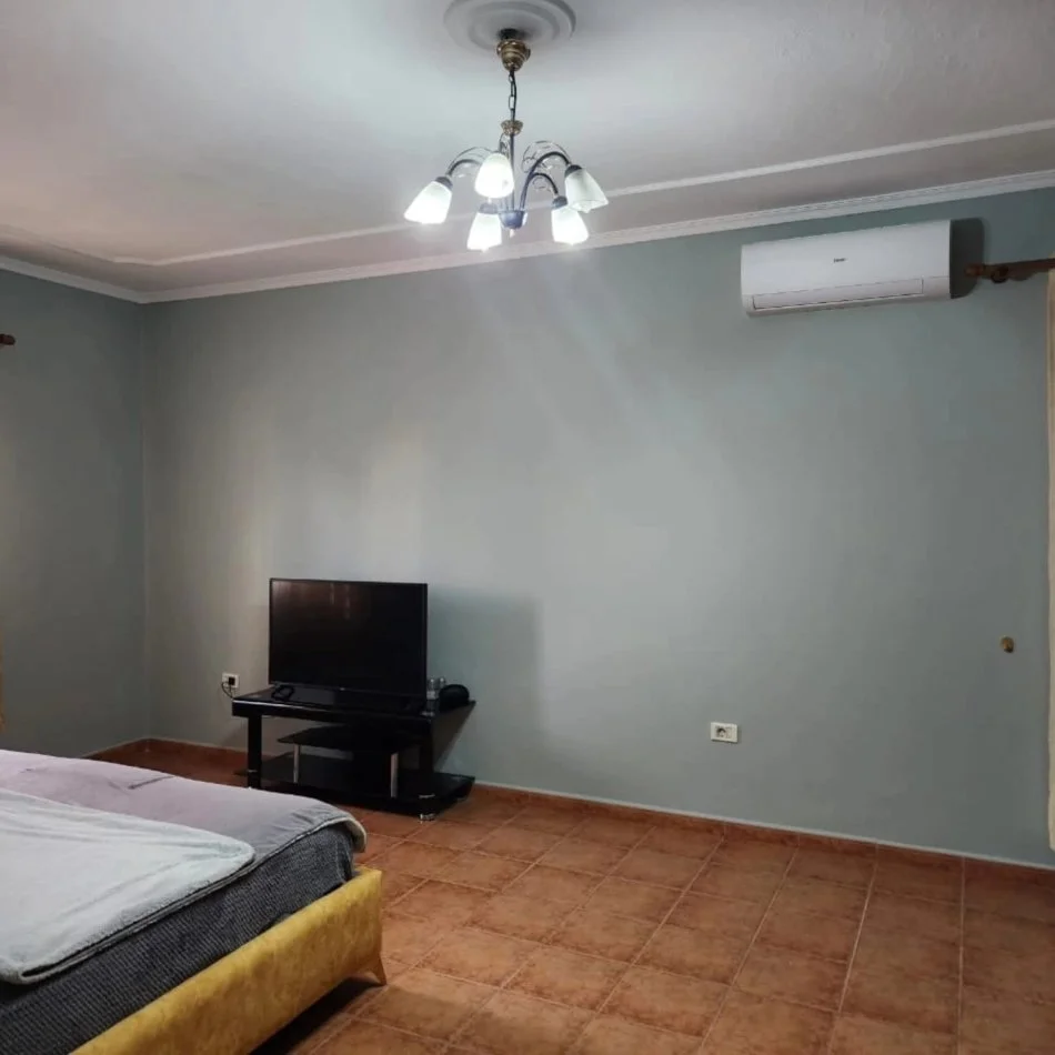 Tirane, shitet Vile 2 Katshe , 198 m² 340.000 € 