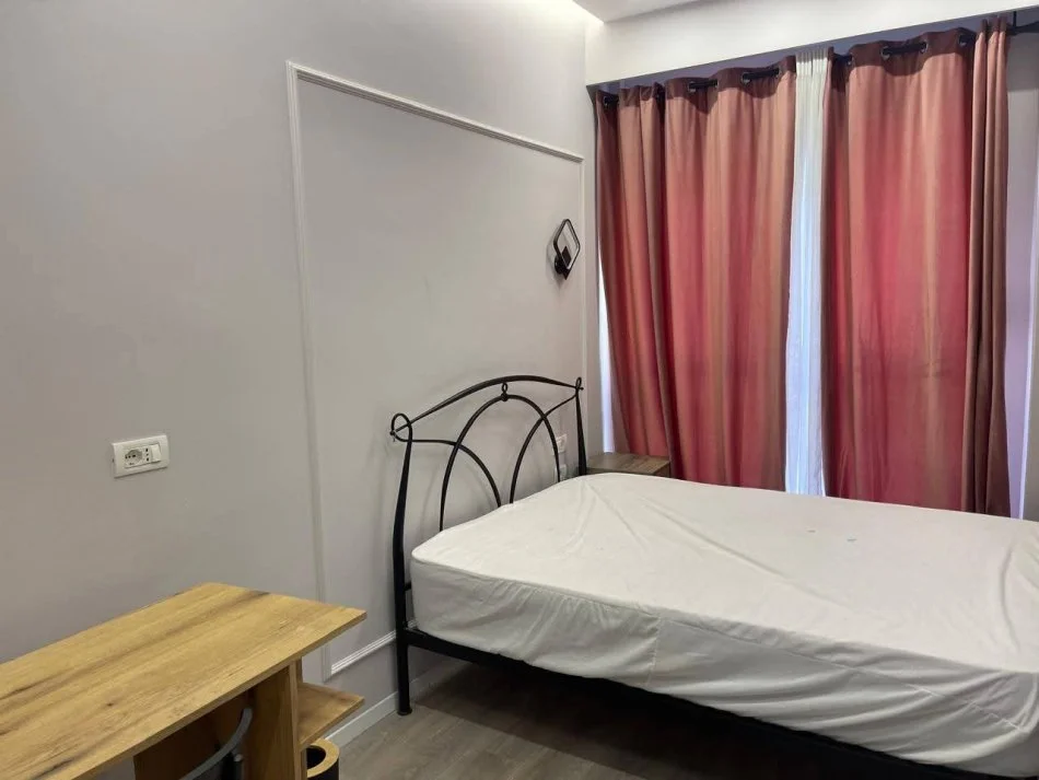 Tirane, jepet me qera 2+1+Ballkon Kati 1, 100 m² 750 € 