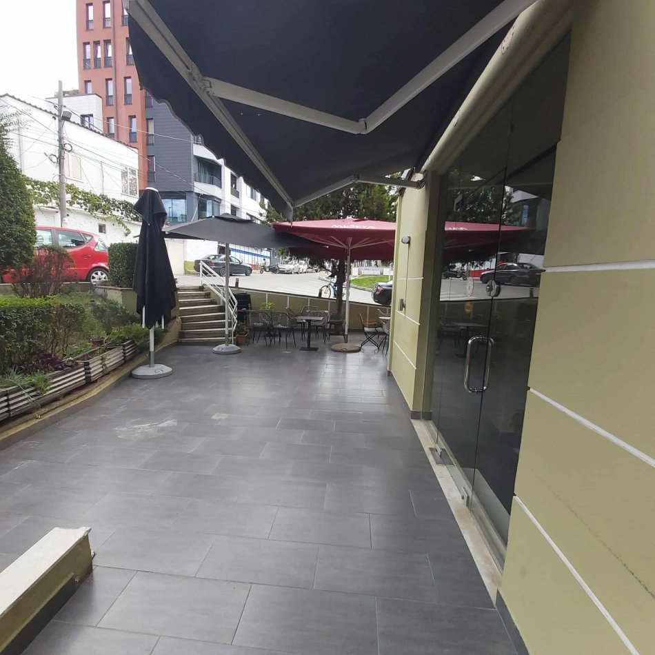 Tirane, shitet nga Pronari, pa-komision bar-kafe Kati 0, 140 m² 320.000 € (Rruga Ali Visha)