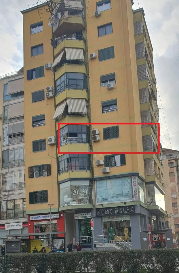 Tirane, shitet apartament 2+1+Ballkon Kati 3, 81 m² 220.000 € (21 Dhjetori)