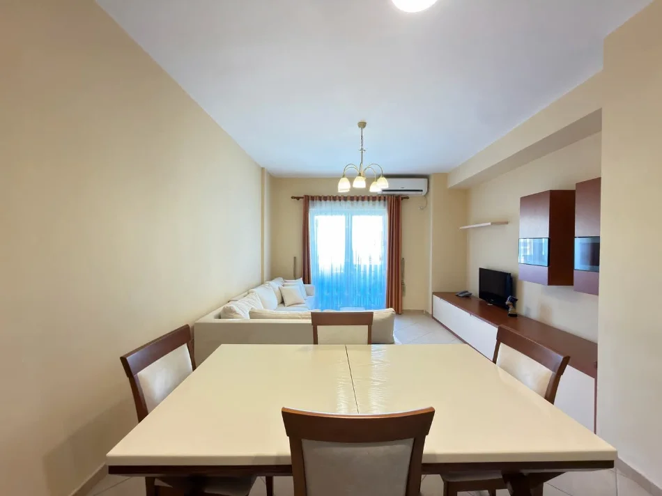 Tirane, jepet me qera apartament 2+1+Aneks+Ballkon Kati 3, 120 m² 700 € tek ZOGU I ZI