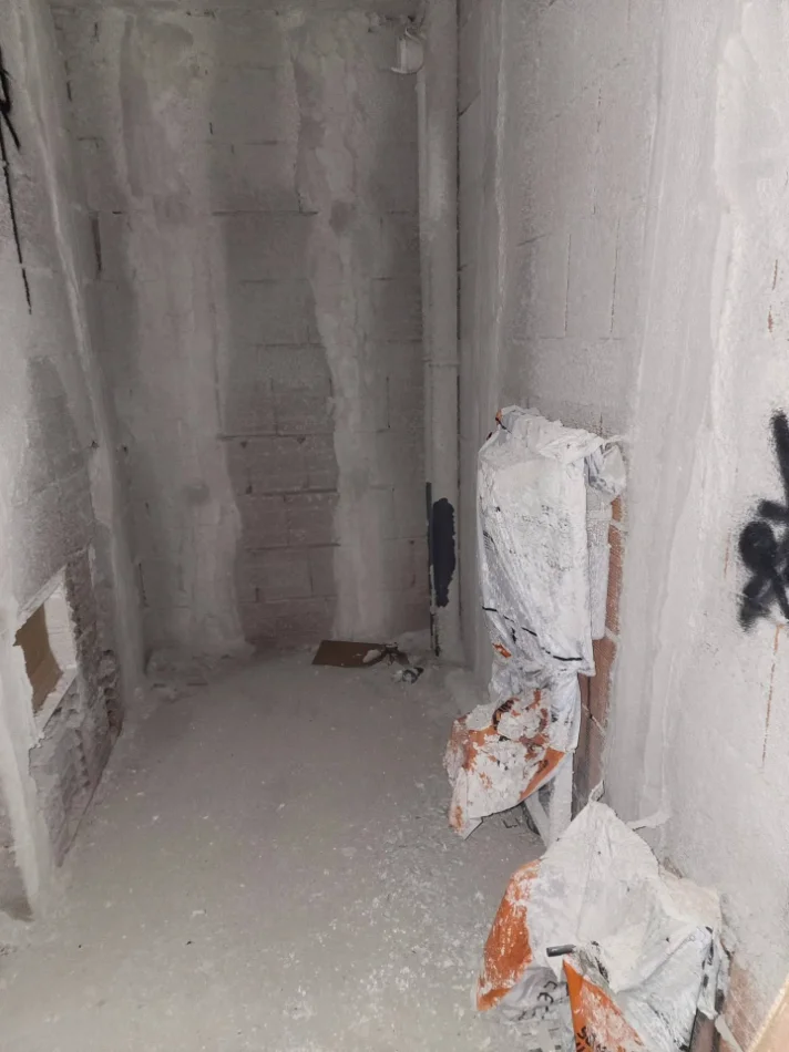 Tirane, shitet apartament 2+1+Aneks+Ballkon Kati 1, 100 m² 