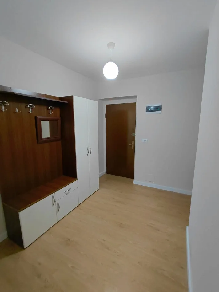 Tirane, jepet me qera apartament 1+1 , 54 m² 50.000 € (Rruga e barikadave)