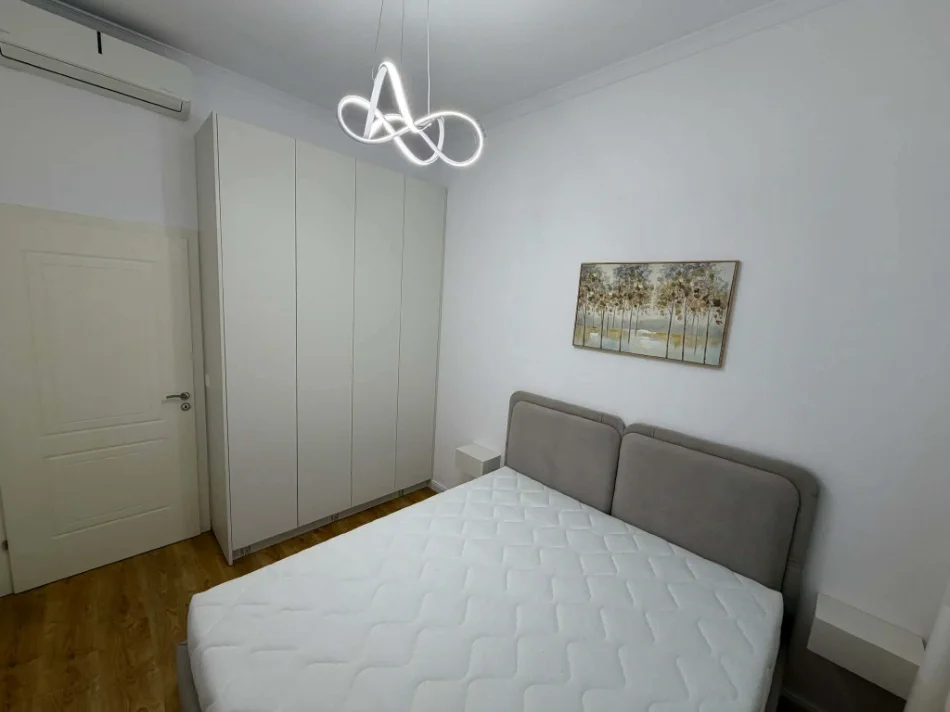 Tirane, shitet nga Pronari, pa-komision apartament 2+1+Aneks+Ballkon Kati 2, 95 m² 167.000 € (vila L astir)