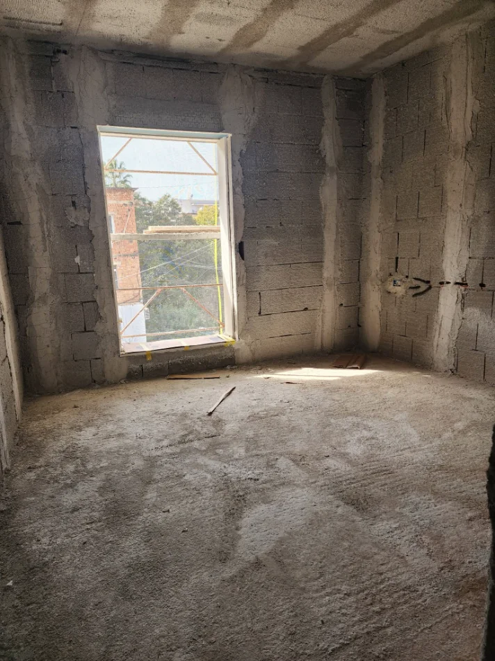 Tirane, shitet apartament 2+1+Ballkon Kati 1, 100 m² 