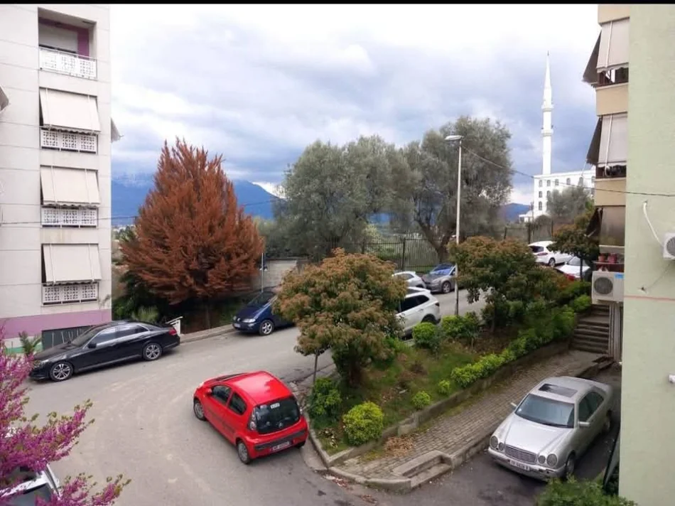 Tirane, shitet nga Pronari, pa-komision apartament 2+1+Aneks+Ballkon Kati 2, 100 m² 250.000 € (kopshti botanik)