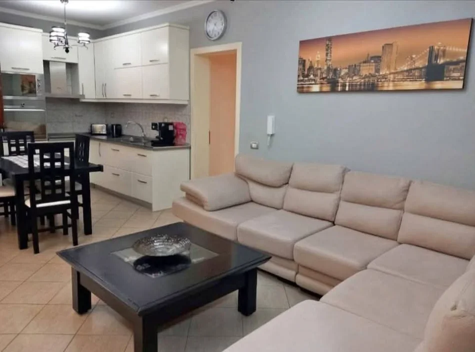 Tirane, shitet nga Pronari, pa-komision apartament 2+1+Aneks+Ballkon Kati 2, 100 m² 250.000 € (kopshti botanik)