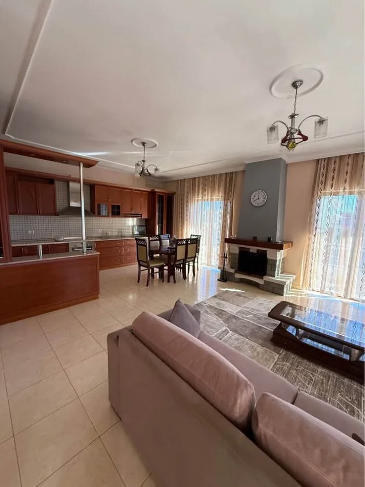Tirane, jepet me qera Vile 2 Katshe Kati 2, 505 m² 900 € (kthesa e kamzes)