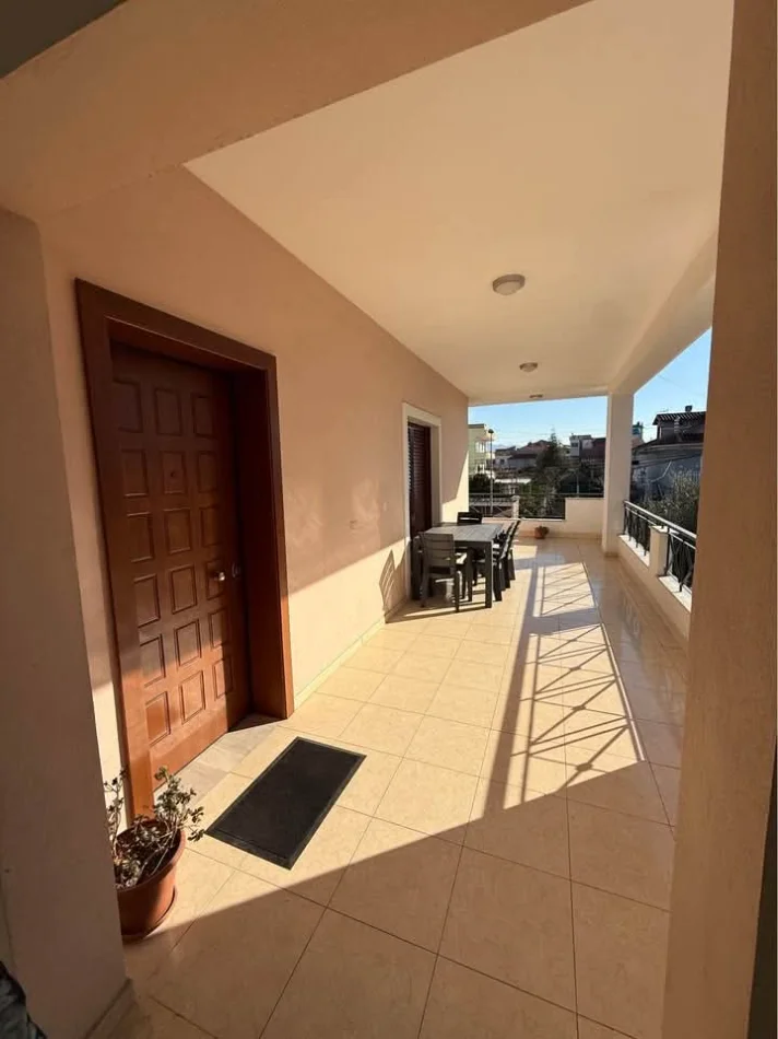 Tirane, jepet me qera Vile 2 Katshe Kati 2, 505 m² 900 € (kthesa e kamzes)