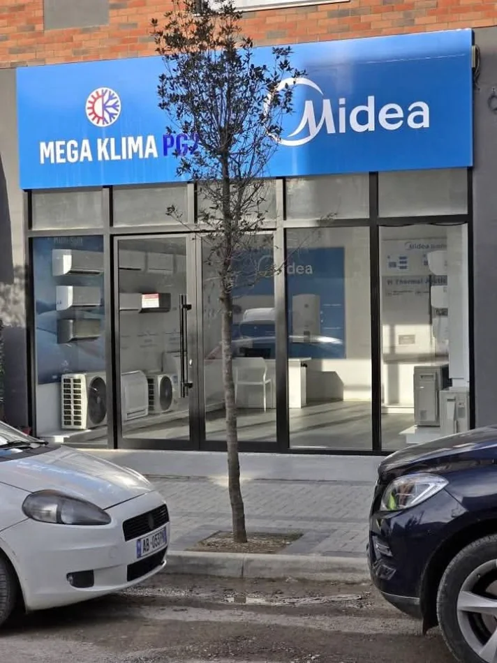 Tirane, jepet me qera dyqan , 80 m² 1.000 € (paskuqan)