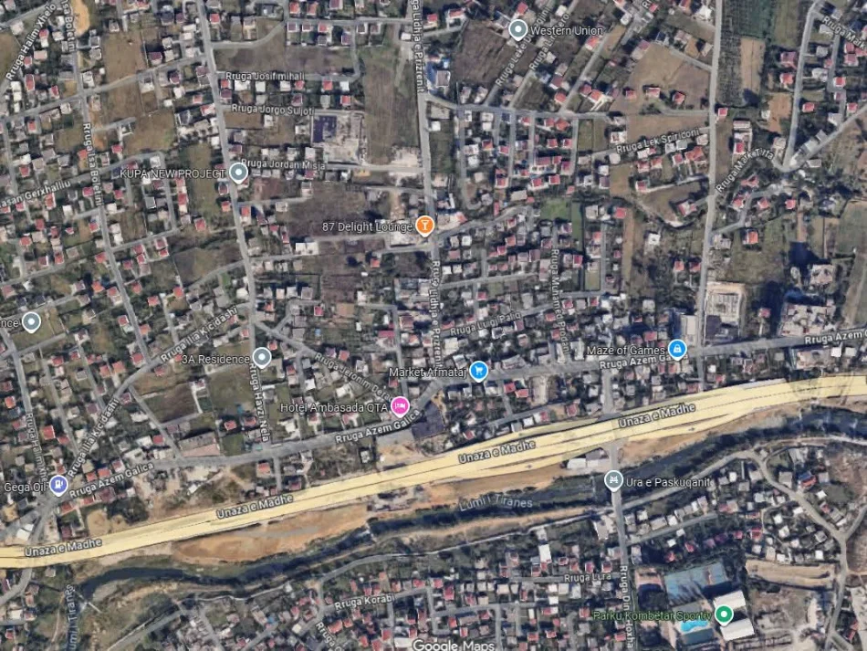 Tirane, jepet me qera dyqan , 80 m² 1.000 € (paskuqan)