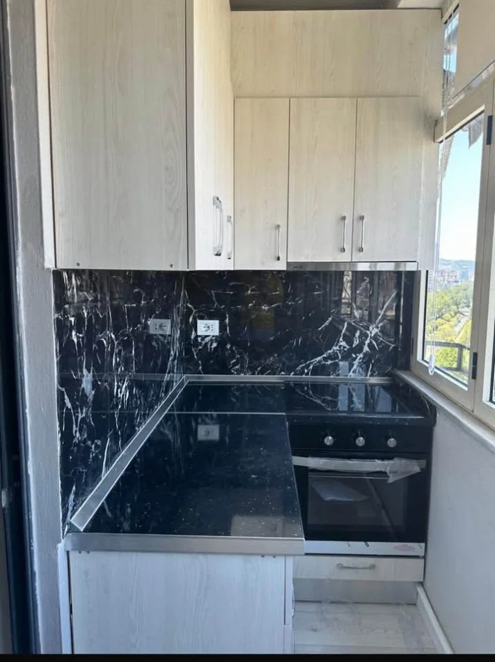 Tirane, jepet me qera apartament 2+1+Ballkon Kati 7, 65 m² 650 € (marteniteti i ri)