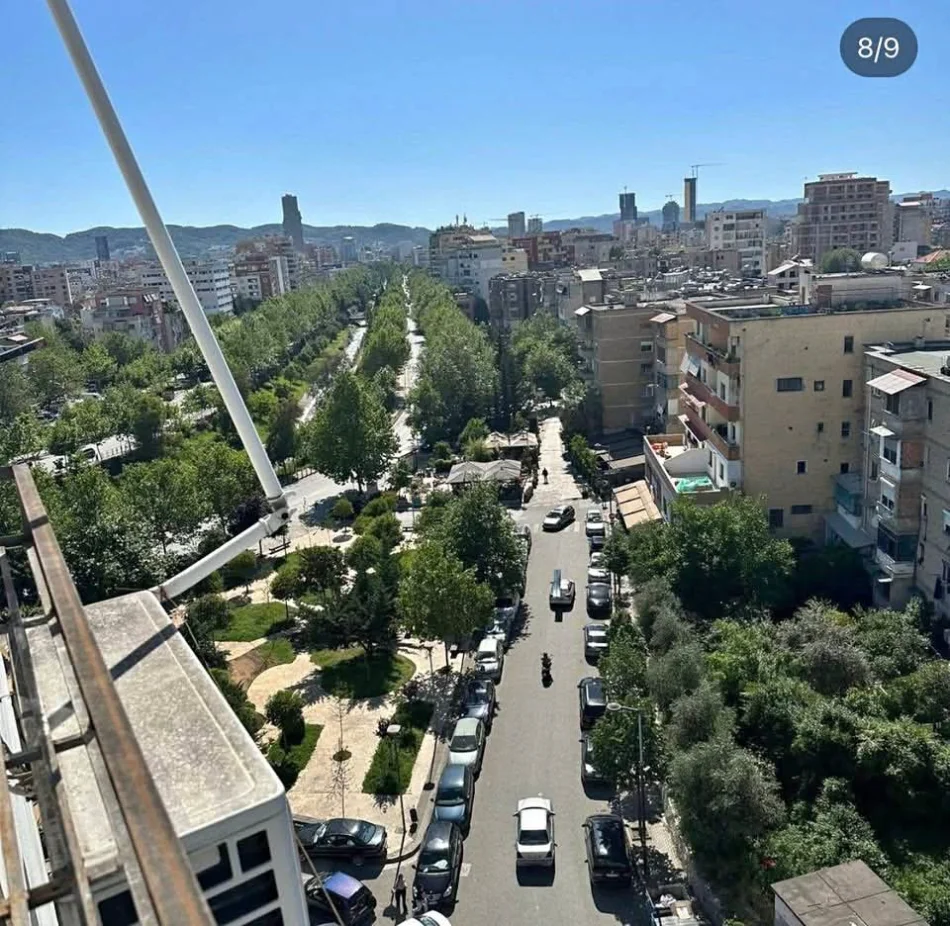 Tirane, jepet me qera apartament 2+1+Ballkon Kati 7, 65 m² 650 € (marteniteti i ri)