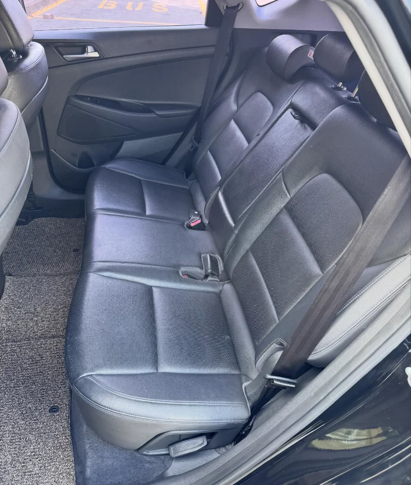 Tirane, shes SUV Hyundai Tucson Nafte, e zeze automatik Kondicioner 90.000 km 12.000 €