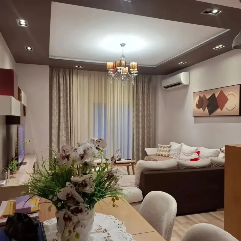 Gjirokaster, shitet apartament 3+1+Ballkon Kati 7, 110 m² 12.000.000 € (Kodra e shtufit)
