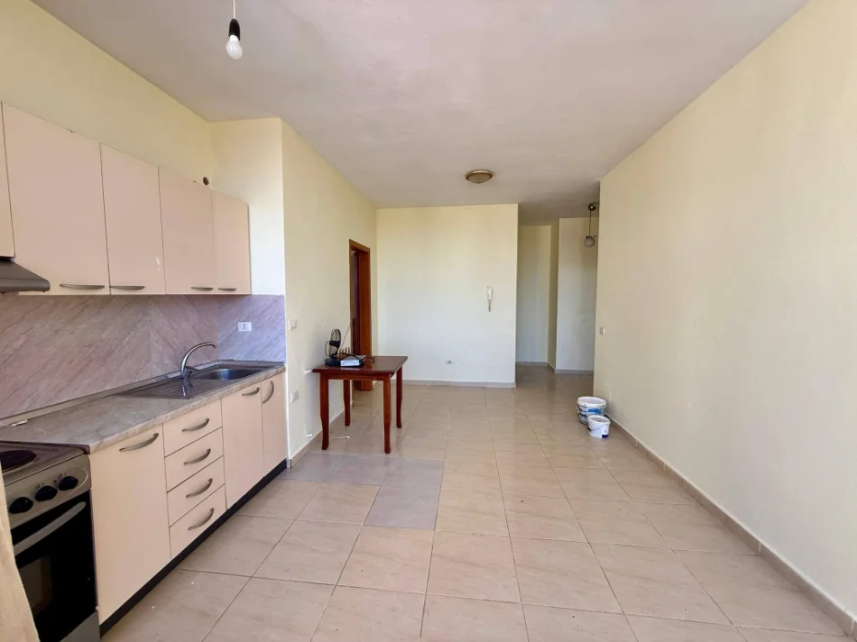 Tirane, shitet 2+1+Ballkon Kati 7, 84 m² 