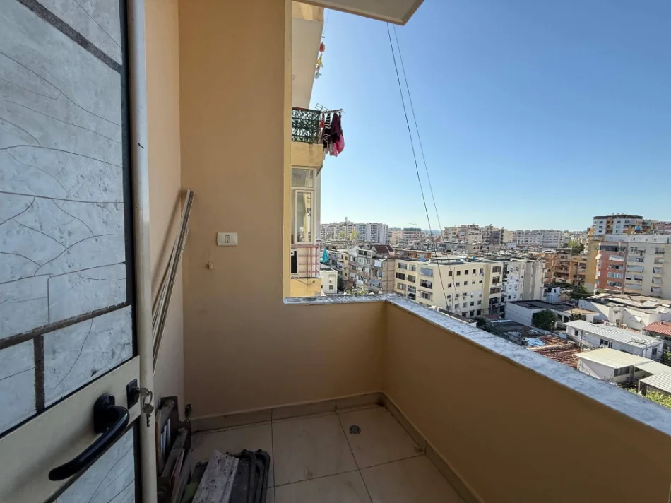 Tirane, shitet 2+1+Ballkon Kati 7, 84 m² 
