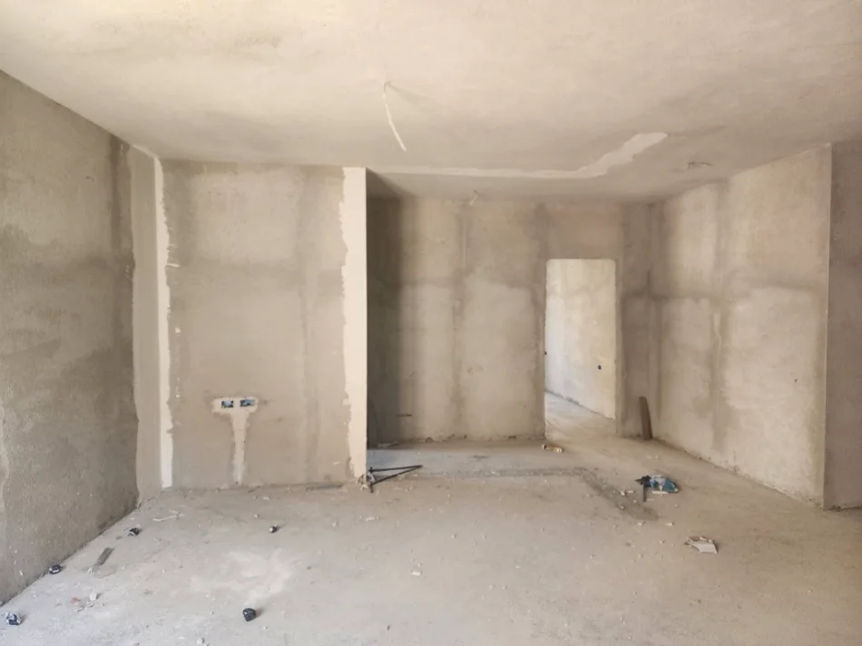 Tirane, shitet 2+1+Ballkon Kati 1, 100 m² 