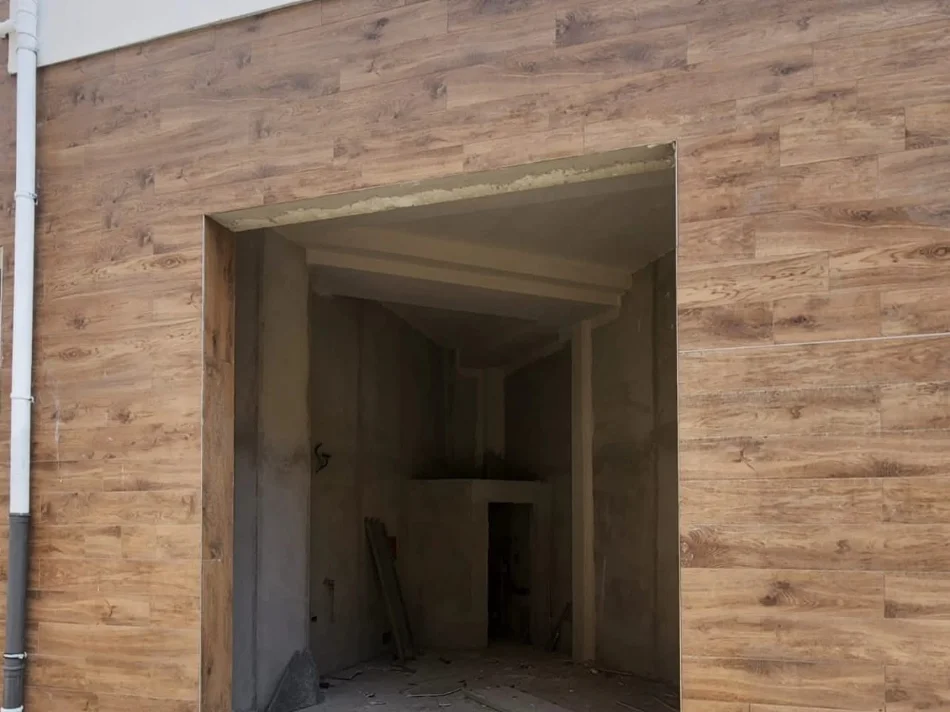 Tirane, Liste me oferta dyqan Kati 0, 32 m² 