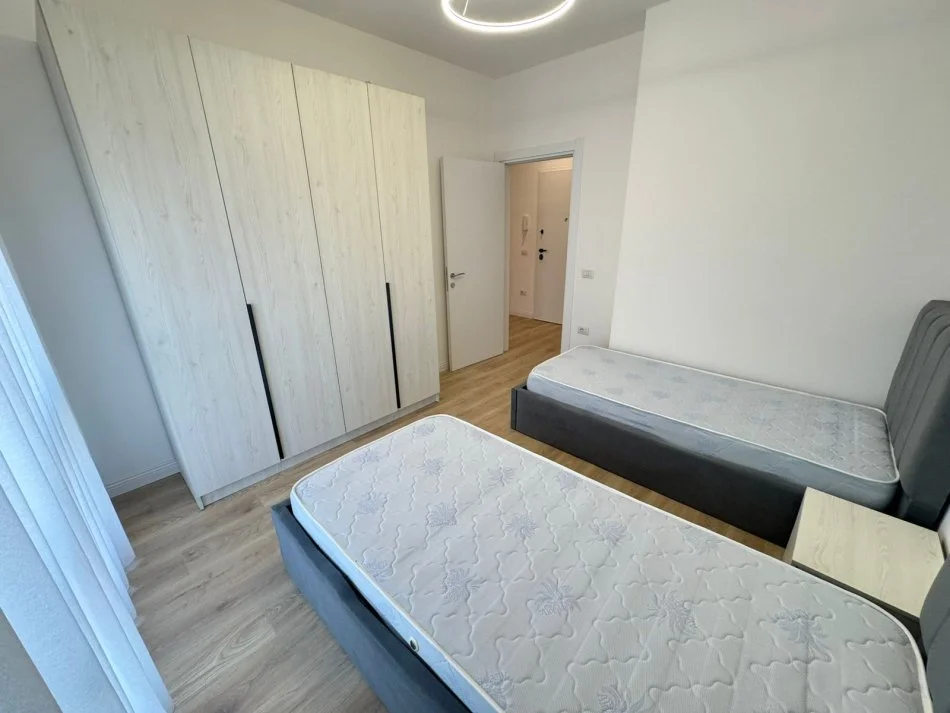 Tirane, jepet me qera apartament 2+1 Kati 1, 110 m² 650 € (Rruga bardhyl)