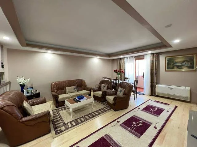 Tirane, shitet apartament 3+1 Kati 4, 125 m² 225.000 Euro (KOMUNA E PARISIT)