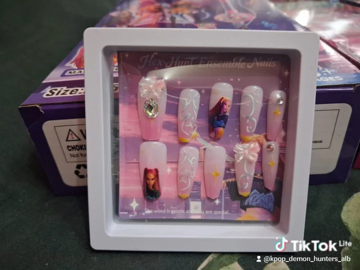 Tirane, shes Thonj me personazhe Mira Zoey Rumi , 400 leke 6 €