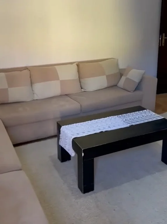 Tirane, jepet me qera apartament 2+1+Ballkon Kati 3, 70 m² 400 € (Selitë e vogël (pranë tregut ushqimor))