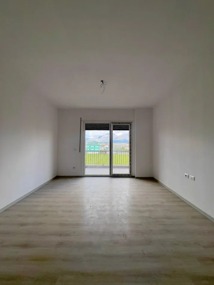 Tirane, shitet apartament 2+1+Ballkon Kati 2, 112 m² 95.000 € (Bulevardi blu)
