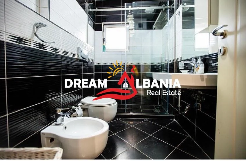 Tirane, jepet me qera apartament 2+1 , 98 m² 800 € (prane Myslym Shyrit)