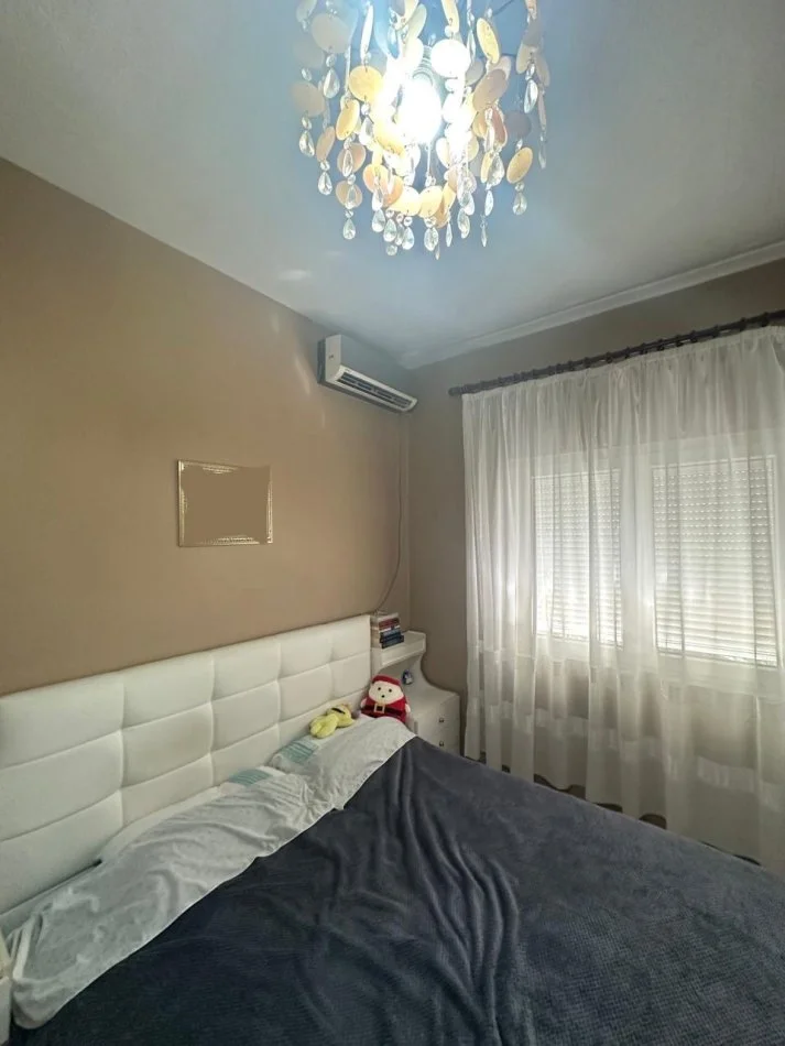 Tirane, shitet Vile 2 Katshe Kati 2, 175 m² (Laprake)