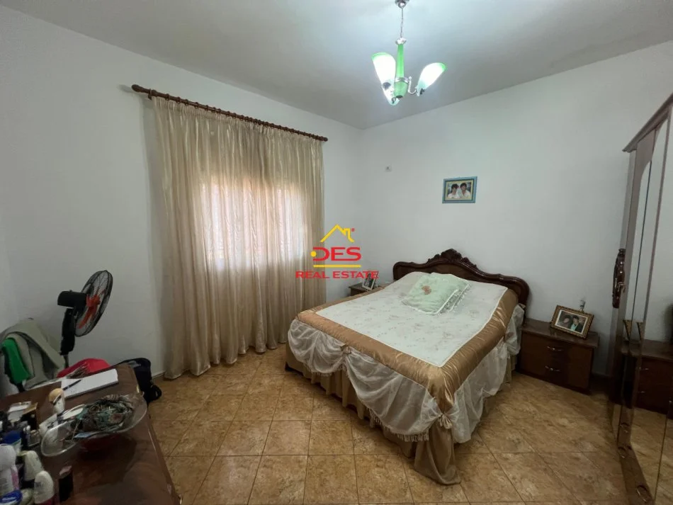 Vlore, jepet me qera shtepi 2+1+Ballkon Kati 0, 120 m² 300 € (Rruga Sazani)